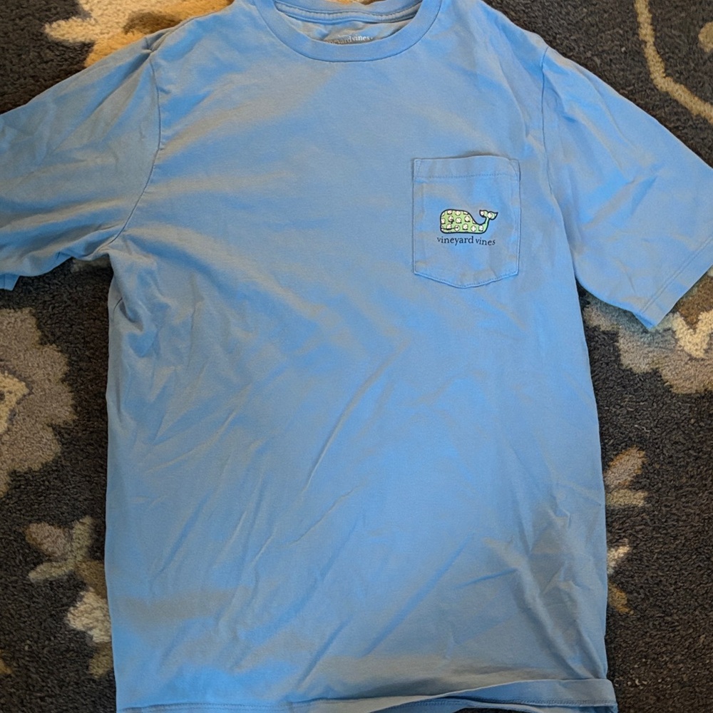 Vineyard Vines Light Blue Tee with Whale Pocket and Baseball print Youth large